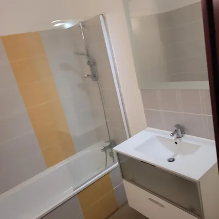 Maison بيت للعطل *